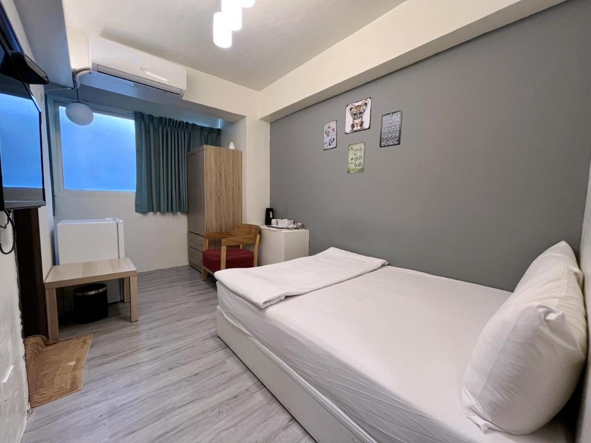 Fengchia Fun House Apartment Taichung Bagian luar foto