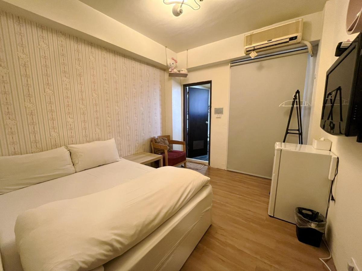 Fengchia Fun House Apartment Taichung Bagian luar foto