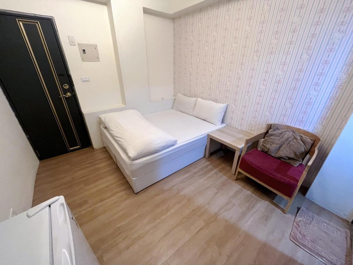 Fengchia Fun House Apartment Taichung Bagian luar foto